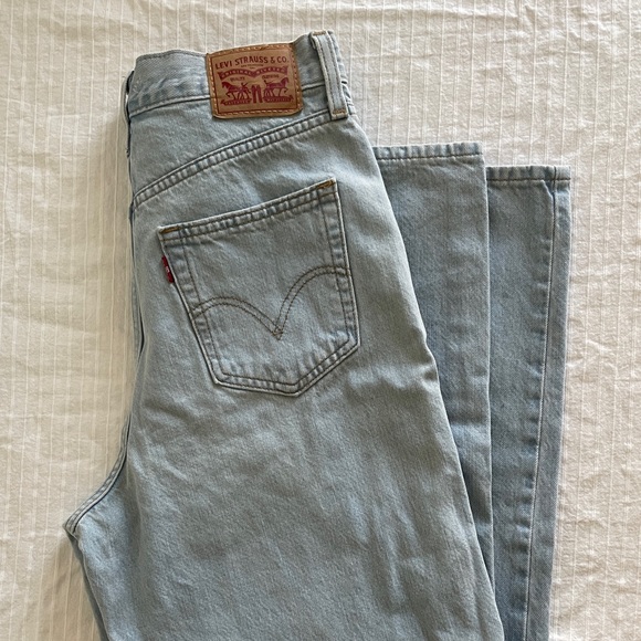 LEVI | High waisted Straight Leg Light wash Jeans size 28 - Picture 1 of 4
